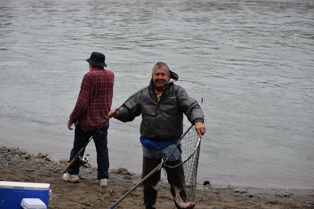 Salmon Catcher Lodge Кенай Экстерьер фото