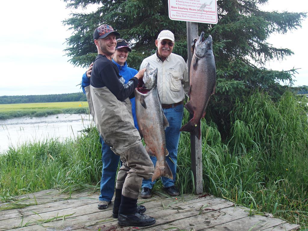Salmon Catcher Lodge Кенай Экстерьер фото