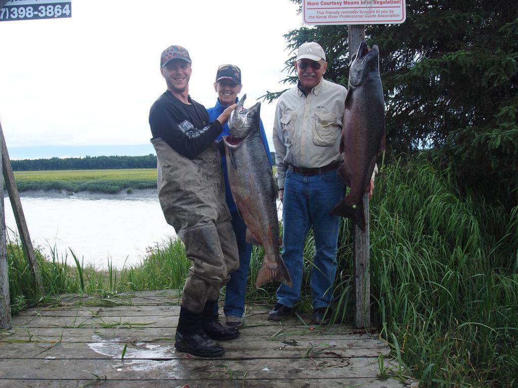 Salmon Catcher Lodge Кенай Экстерьер фото